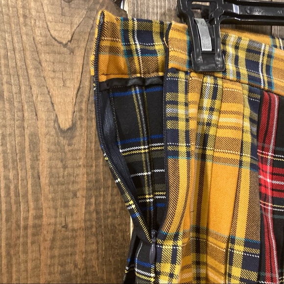 Zara Pleated Skirt - Picture 4 of 6